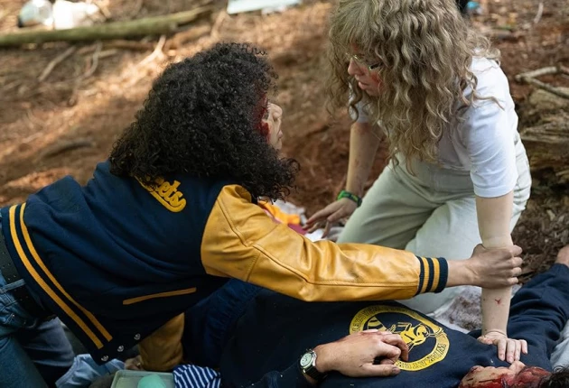 Стоп-кадр из сериала Шершни 1 сезон 2 серия